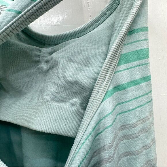 Athleta racerback sleeveless athletic top shirt women's small built in bra - Picture 4 of 5